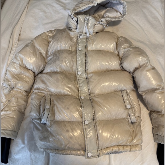 tna (now aritzia) super puff coat - Picture 2 of 4